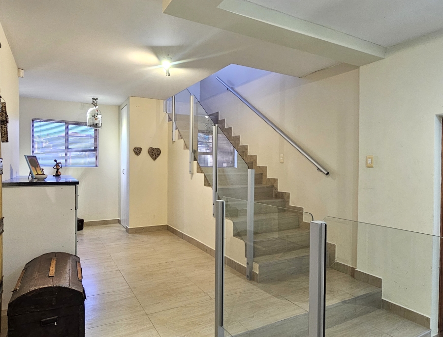 3 Bedroom Property for Sale in Wavecrest Eastern Cape